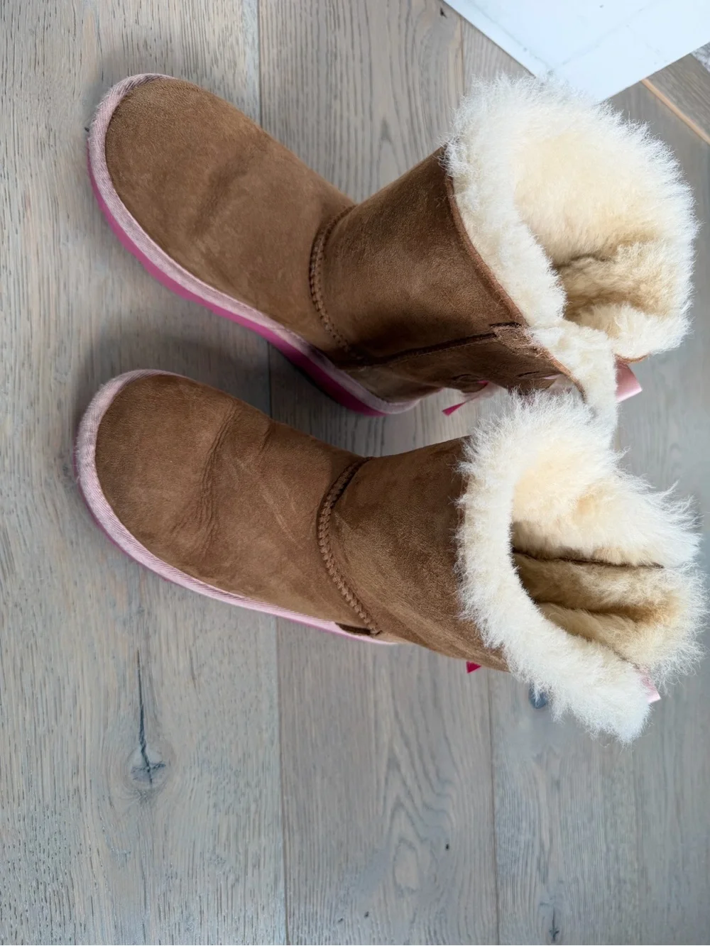 UGG Kids Bailey Bow II Brown Boots with Pink Sole and Bows Size US 3
